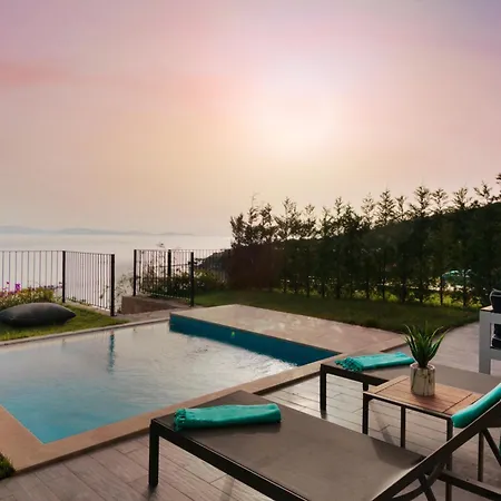 Family Terrace 4*